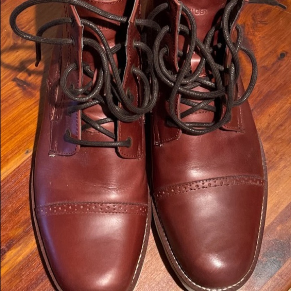 Men's Tommy Hilfiger cap toe captain boot